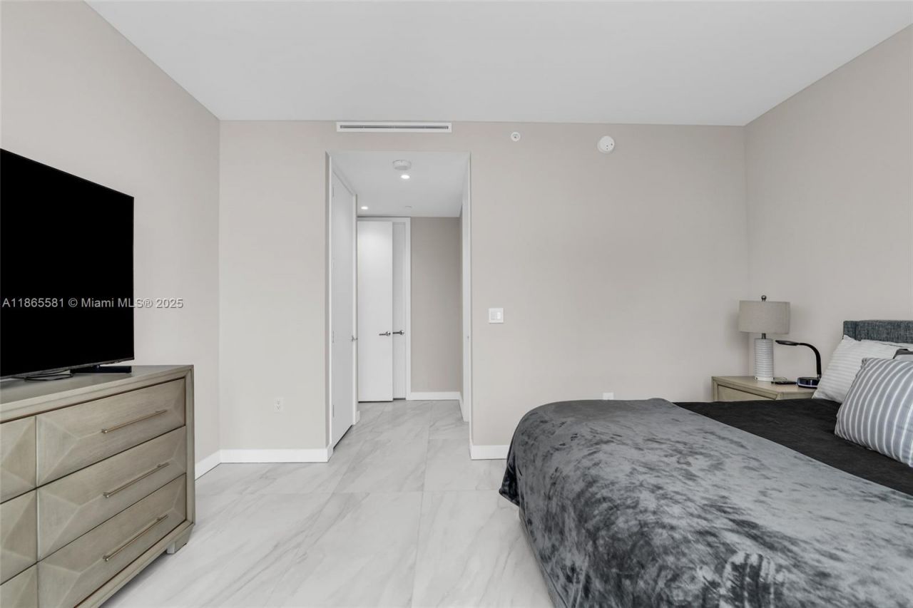 220 SE Mizner Blvd, Unit 414, Boca Raton, FL 33432 Photo