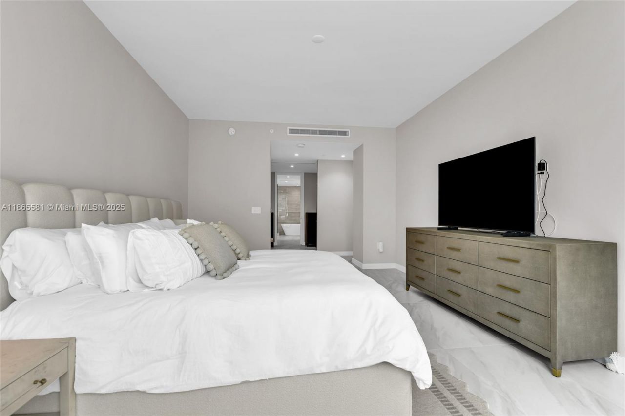 220 SE Mizner Blvd, Unit 414, Boca Raton, FL 33432 Photo