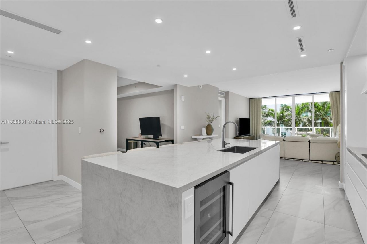 220 SE Mizner Blvd, Unit 414, Boca Raton, FL 33432 Photo