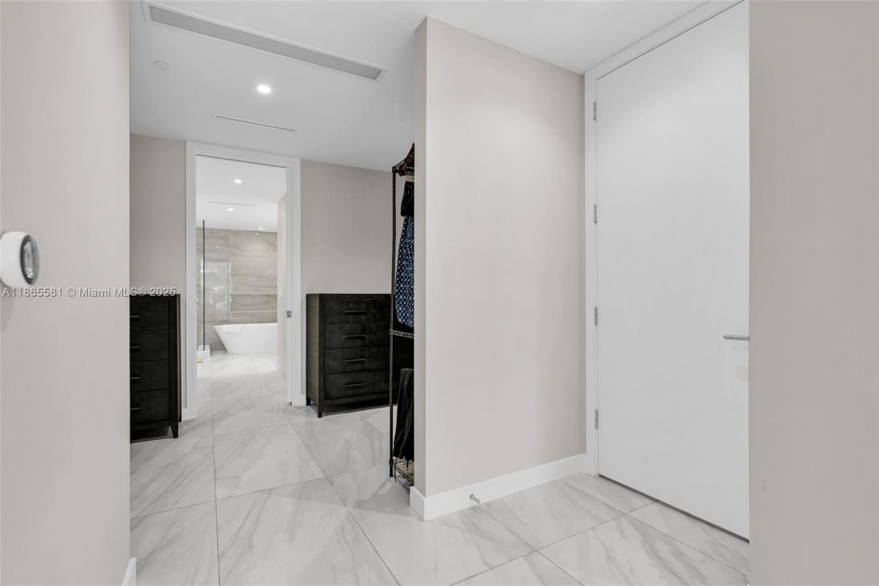 220 SE Mizner Blvd, Unit 414, Boca Raton, FL 33432 Photo