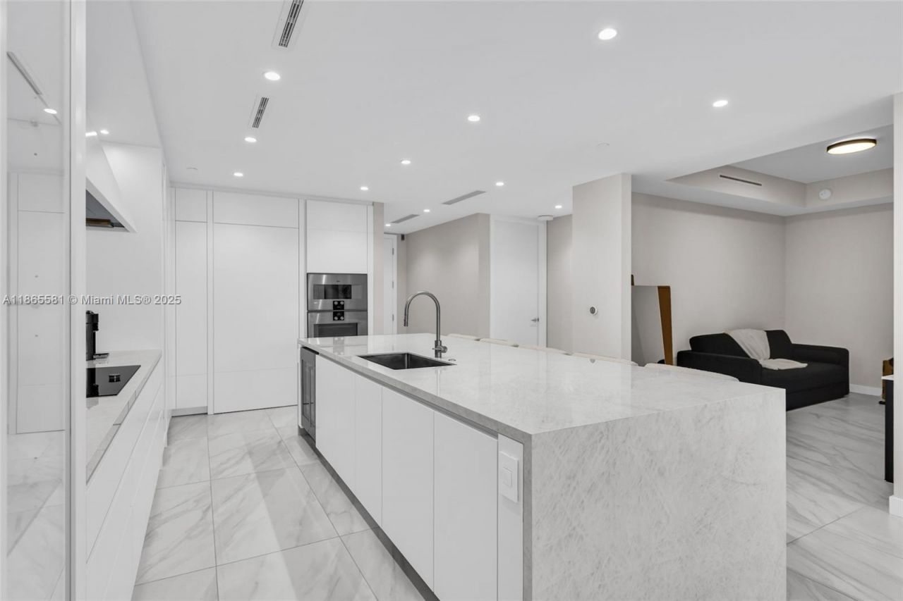 220 SE Mizner Blvd, Unit 414, Boca Raton, FL 33432 Photo