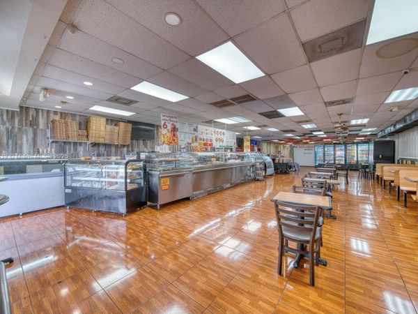 Turn-Key Restaurant For Sale High Traffic Hialeah, Hialeah, FL 33010