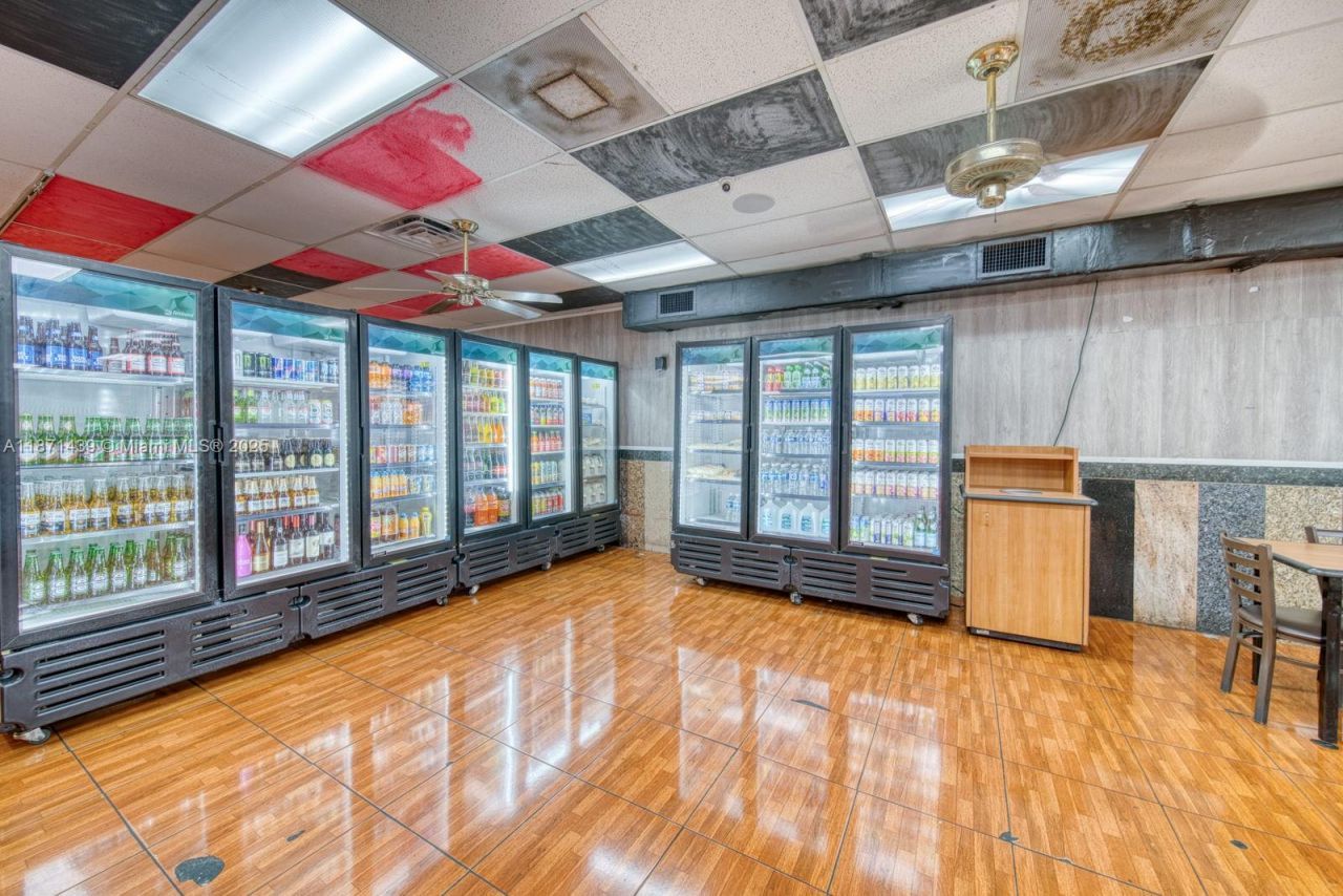 Turn-key Restaurant For Sale High Traffic Hialeah, Hialeah, FL 33010 Photo