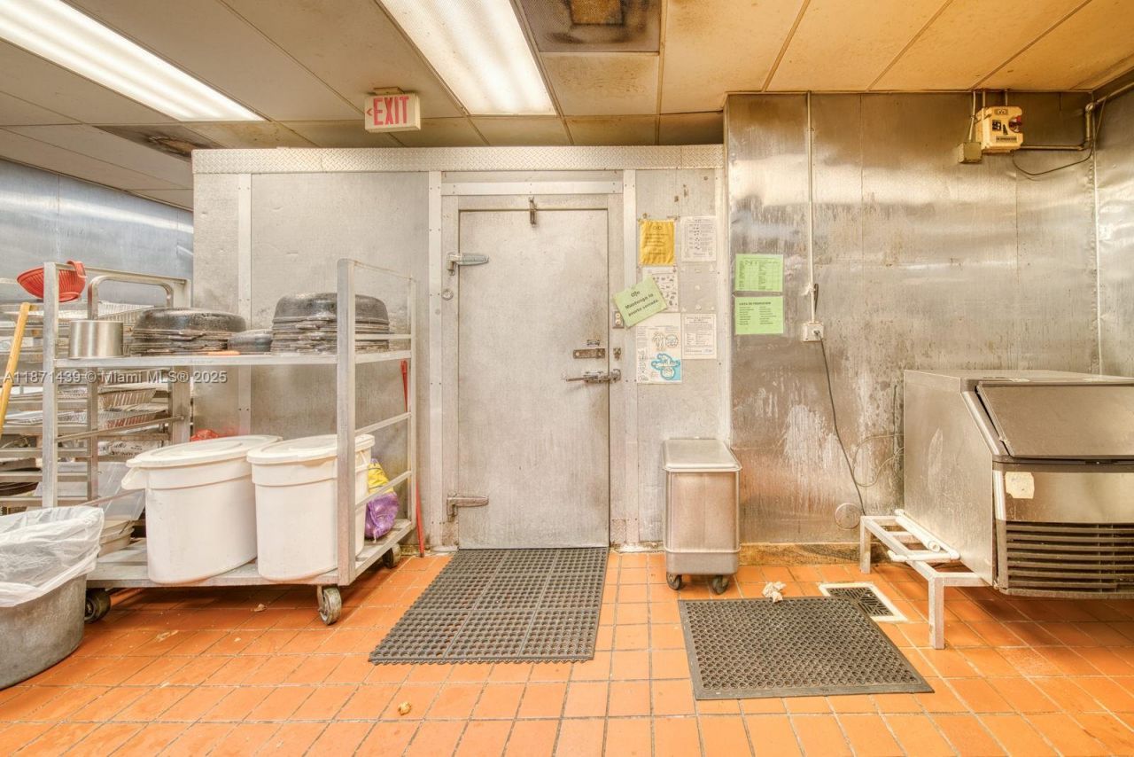 Turn-key Restaurant For Sale High Traffic Hialeah, Hialeah, FL 33010 Photo