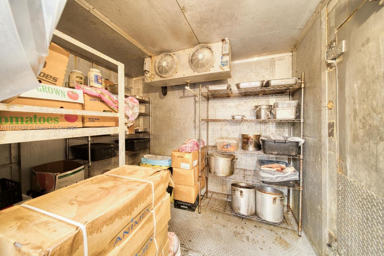 Turn-key Restaurant For Sale High Traffic Hialeah, Hialeah, FL 33010 Photo