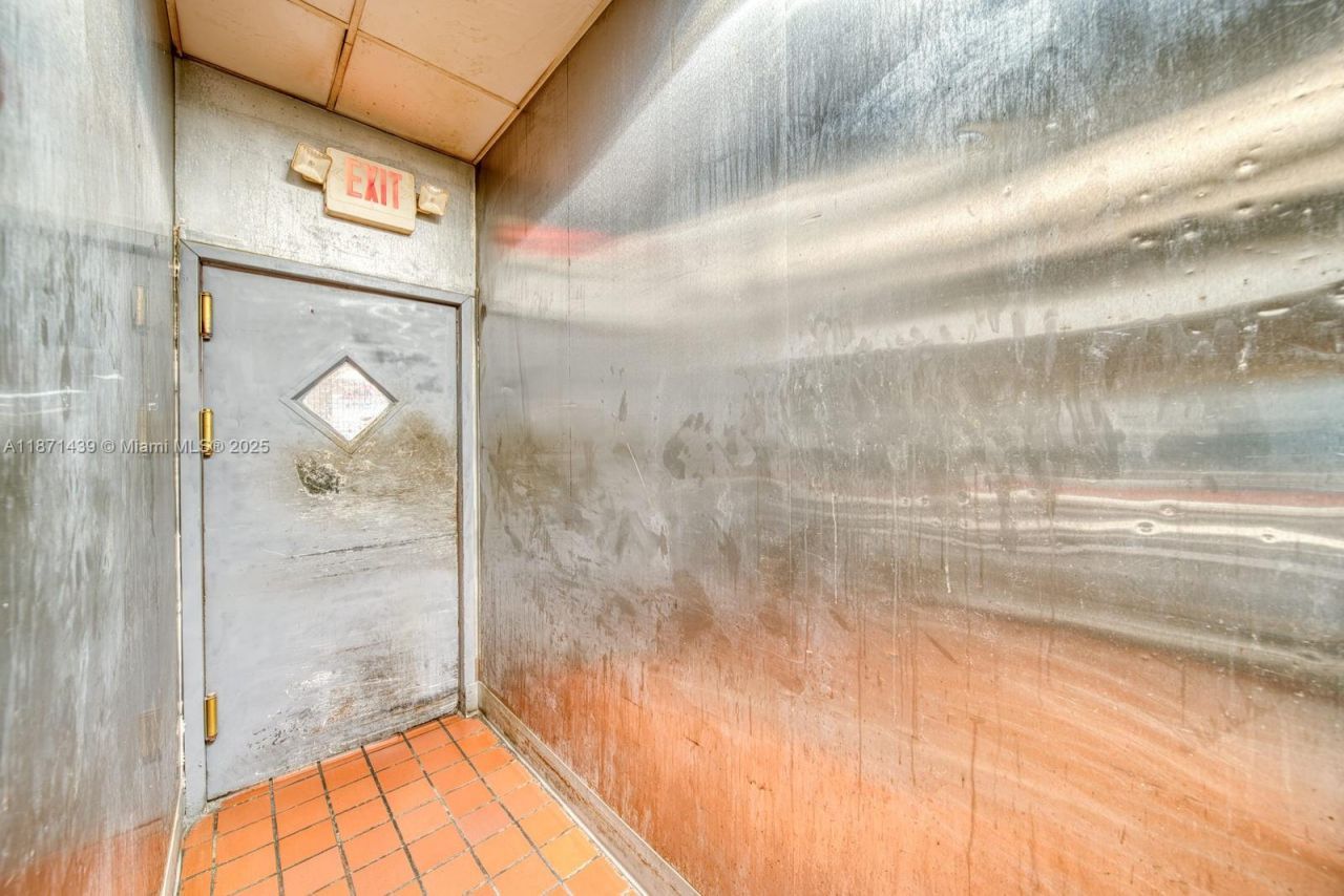 Turn-key Restaurant For Sale High Traffic Hialeah, Hialeah, FL 33010 Photo