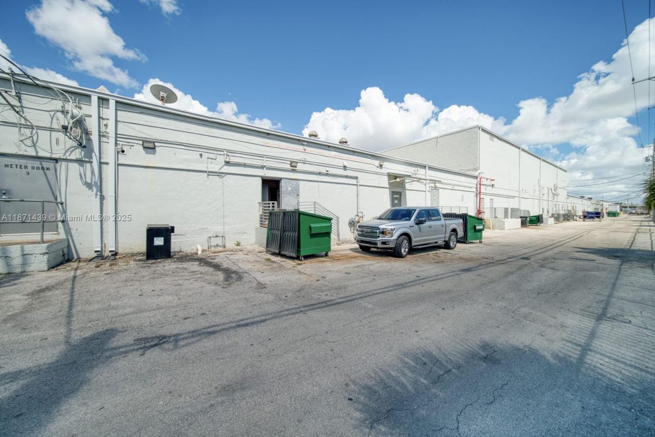 Turn-key Restaurant For Sale High Traffic Hialeah, Hialeah, FL 33010 Photo