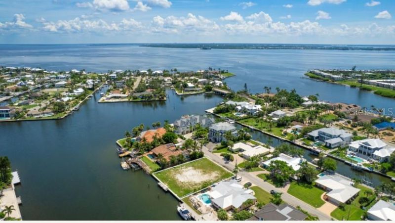 538 67th Street, Holmes Beach, FL 34217 Photo