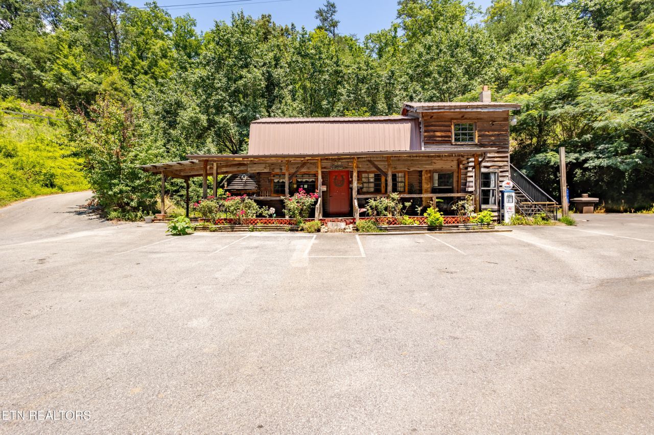1239 Wears Valley Parcel 086 009.06 Rd, Townsend, TN 37882 Main Photo