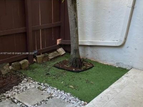 6705 N Kendall Dr, Unit 305, Pinecrest, FL 33156