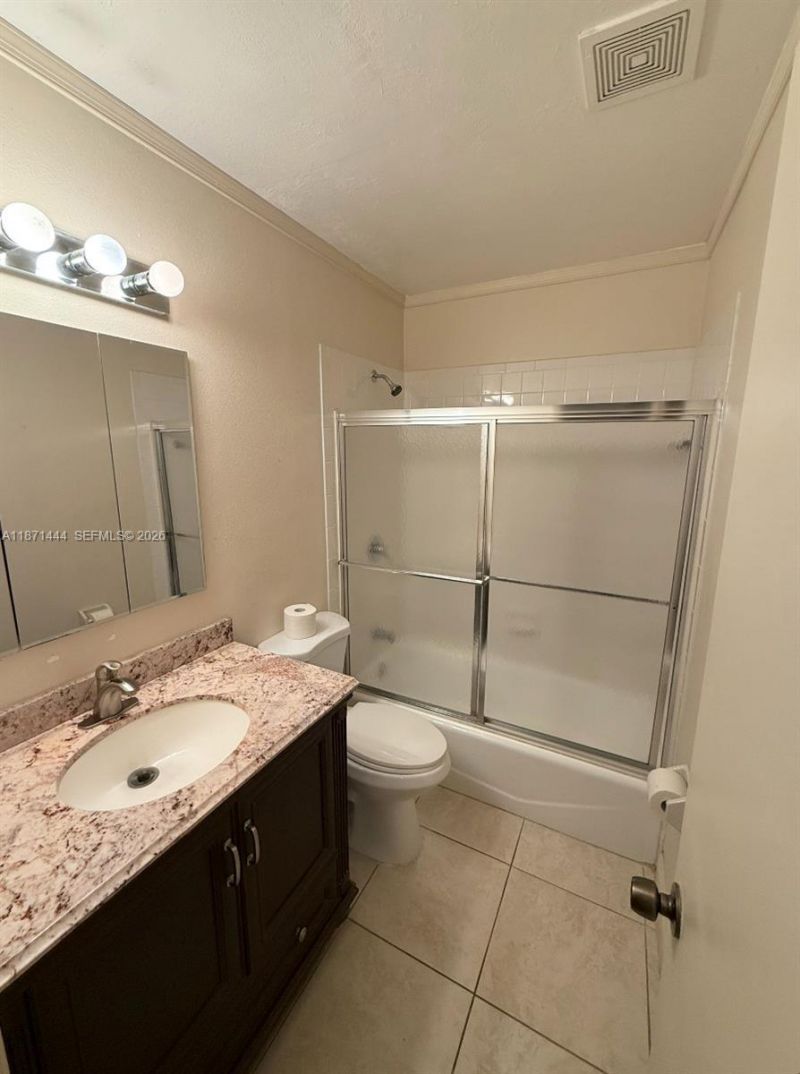 2905 Pierce St, Unit 17, Hollywood, FL 33020 Photo
