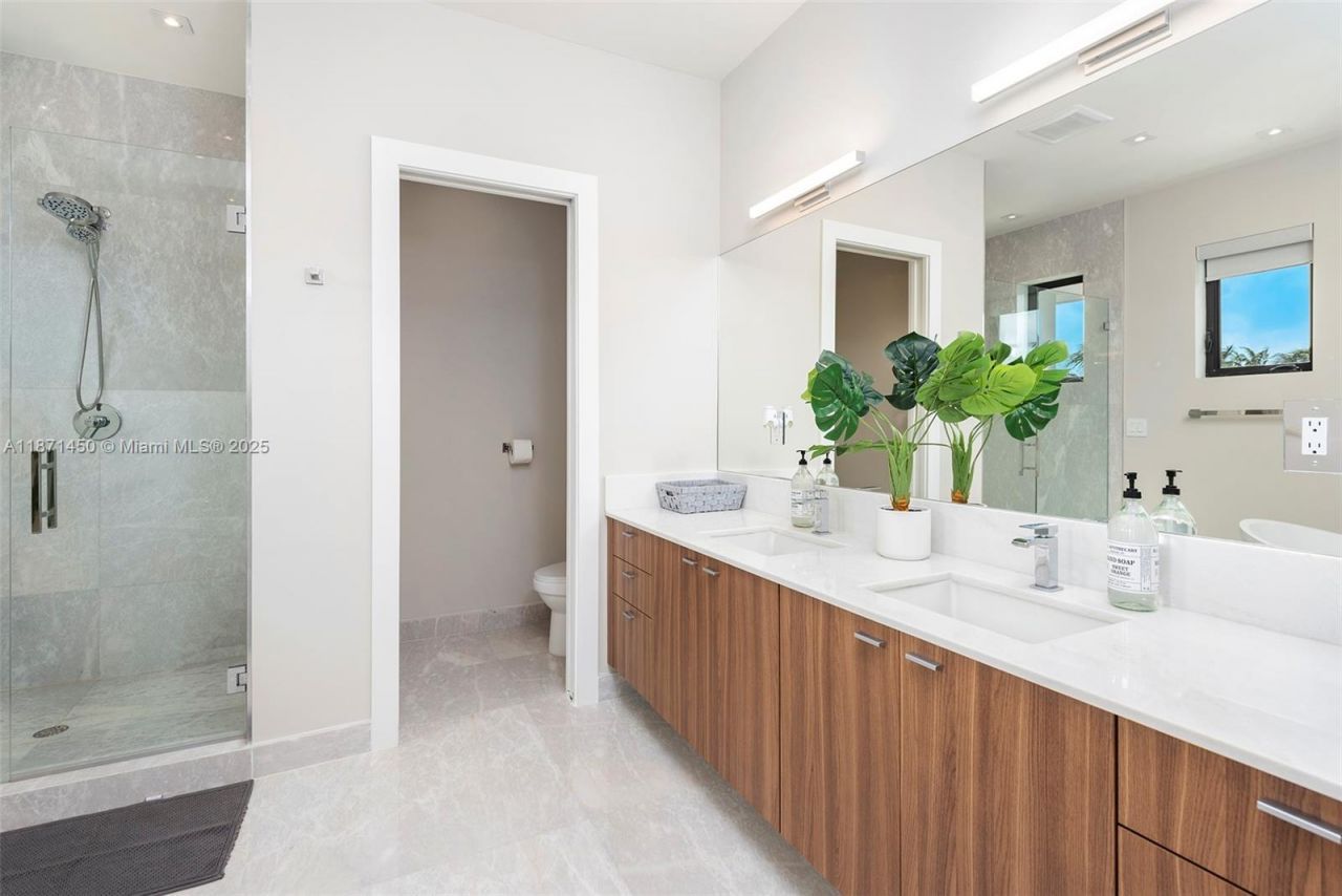 850 Washington St, Hollywood, FL 33019 Photo