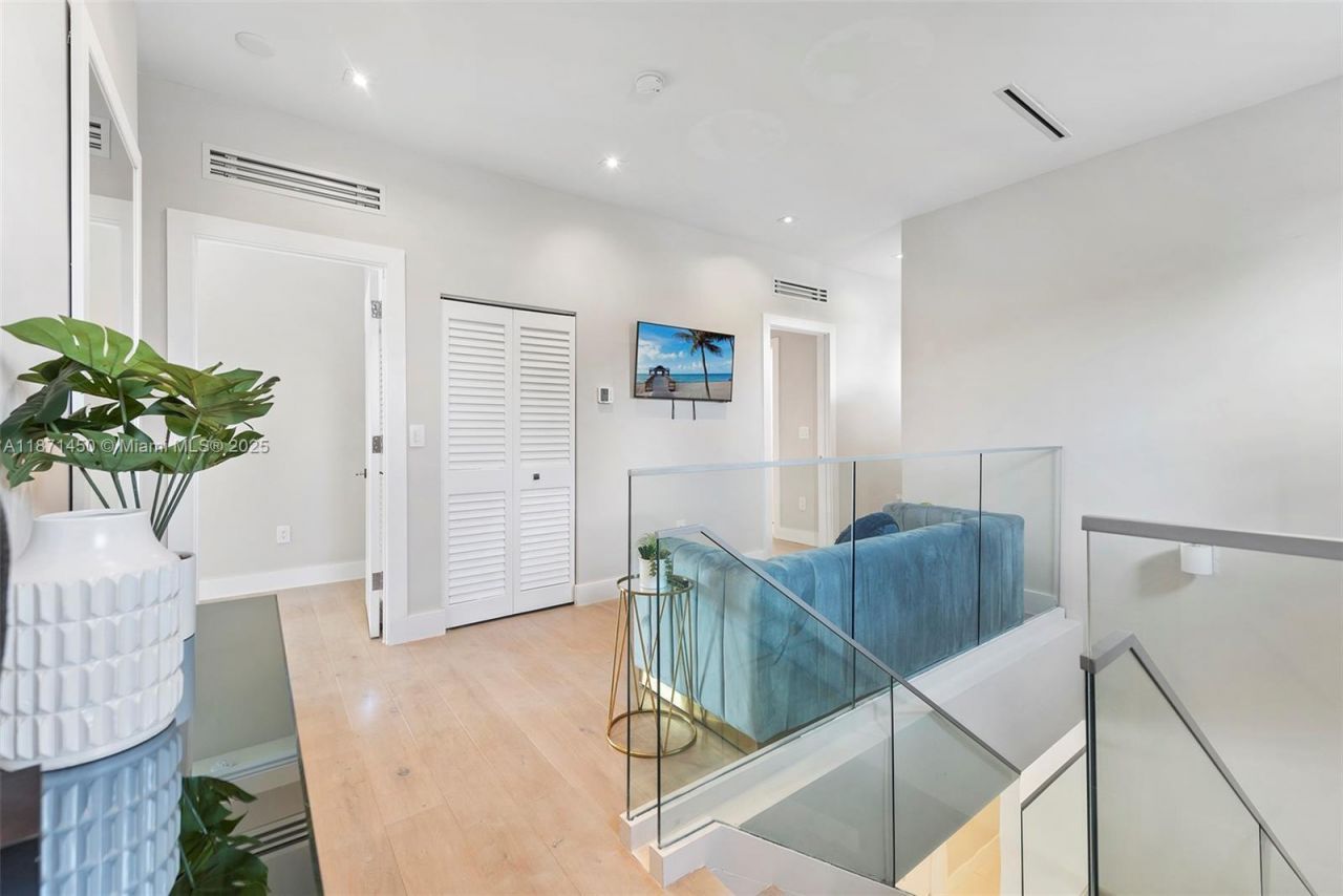 850 Washington St, Hollywood, FL 33019 Photo