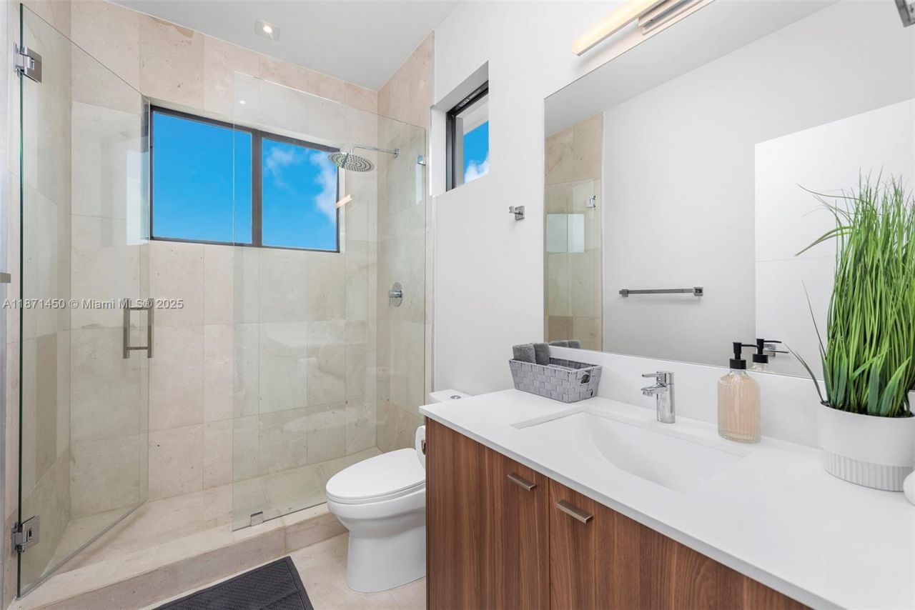 850 Washington St, Hollywood, FL 33019 Photo