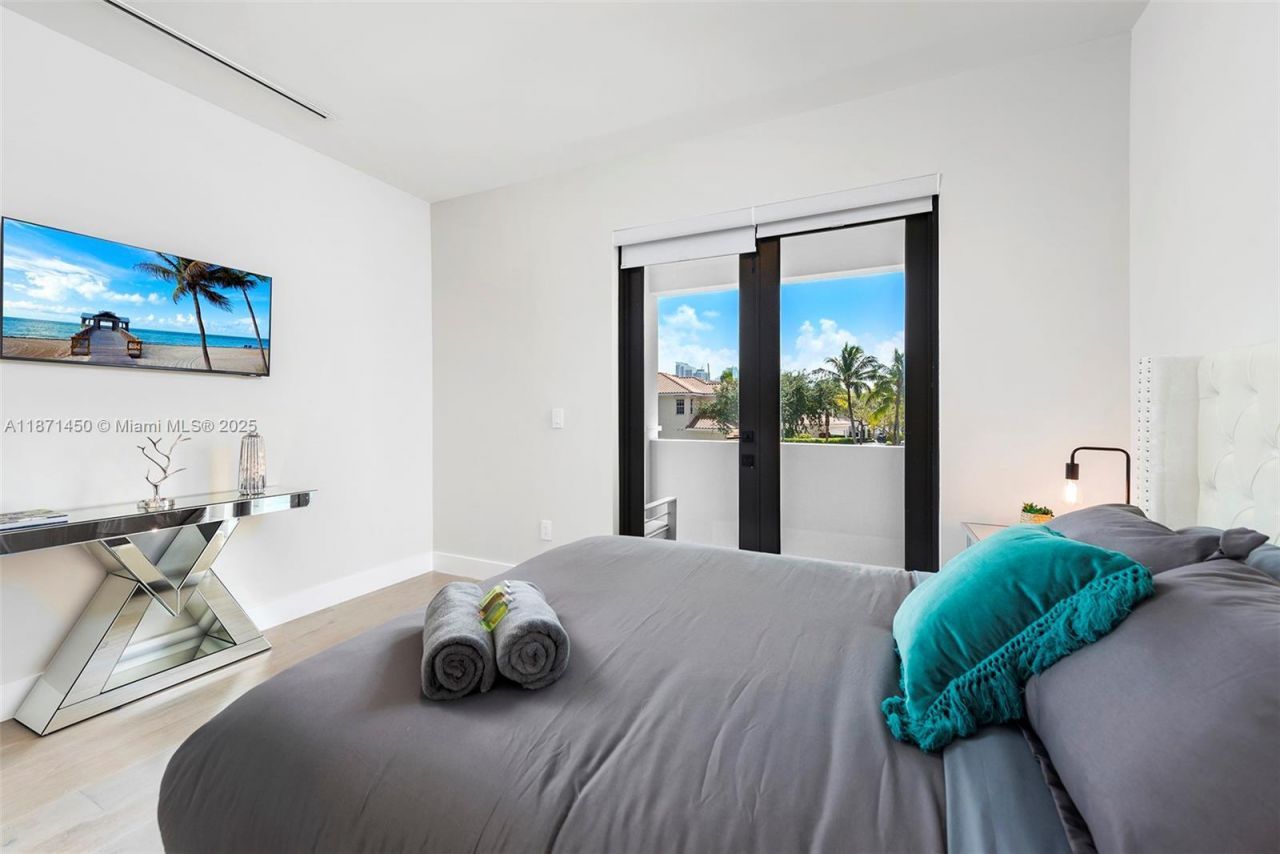 850 Washington St, Hollywood, FL 33019 Photo