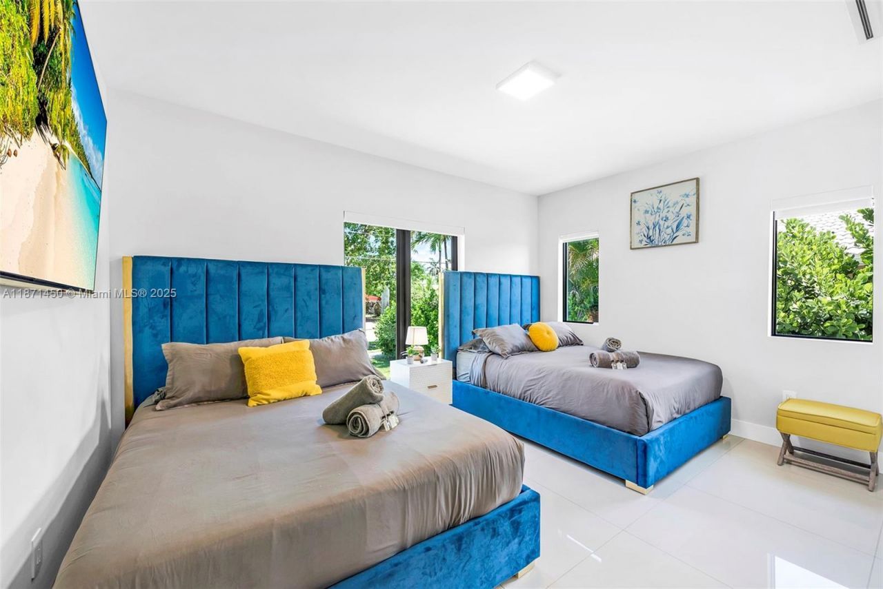 850 Washington St, Hollywood, FL 33019 Photo