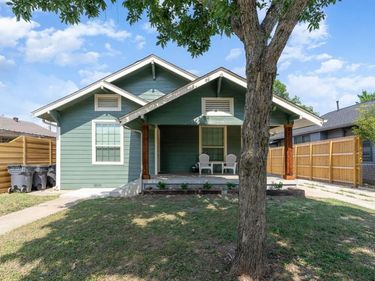 1030 N Bishop Avenue, Unit B, Dallas, TX 75208