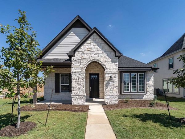 221 Cabiness DR, Salado, TX 76571