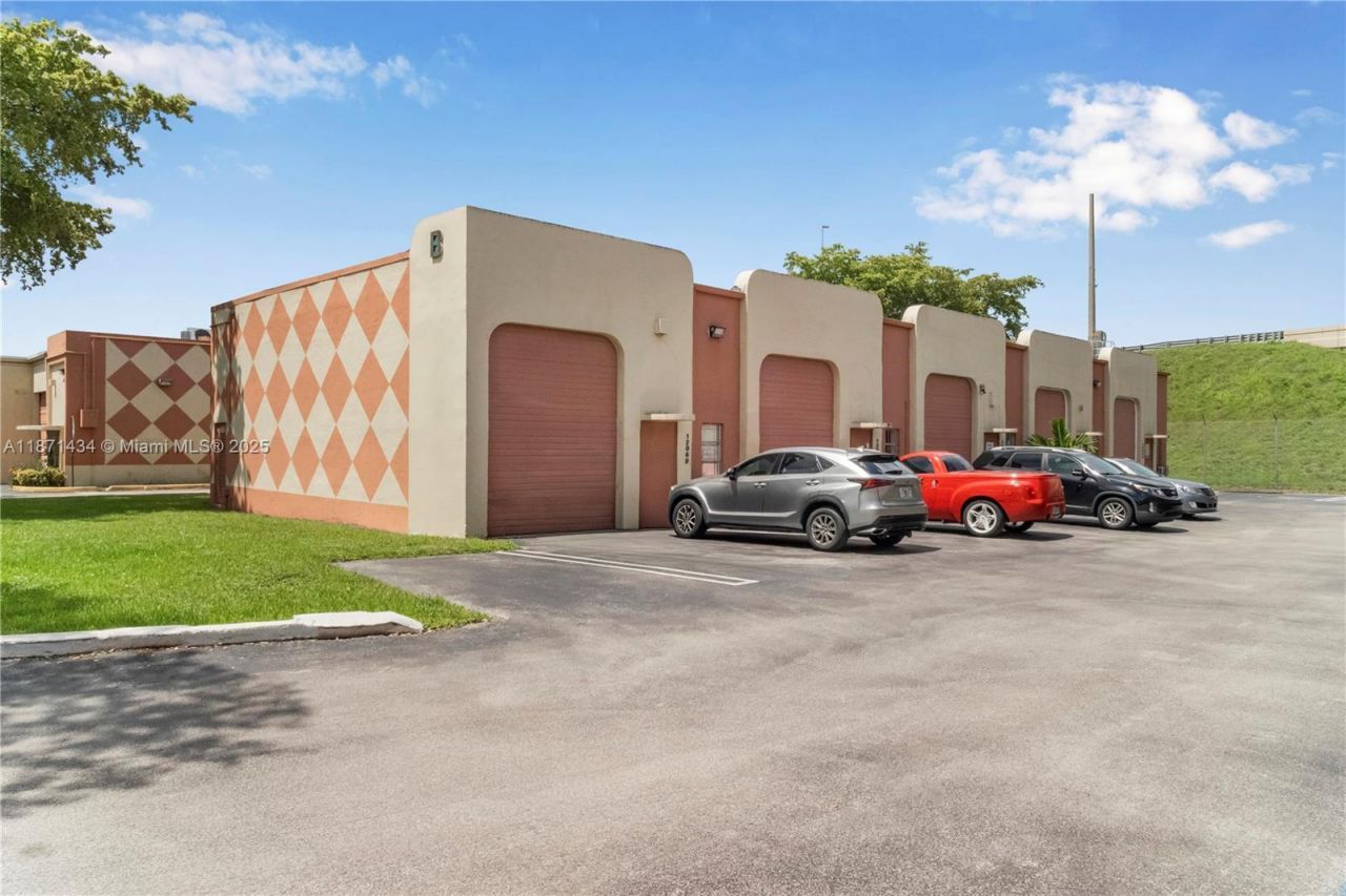 12300 SW 117 Ct, Miami, FL 33186 Photo