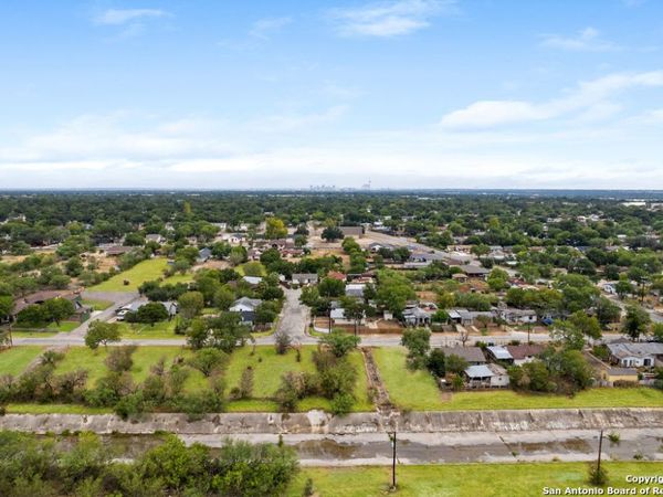 526 E Ansley St, San Antonio, TX 78221