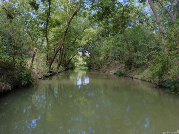 17585 Fargoer, Marion, TX 78124