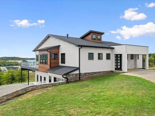 428 River Bend Dr, Dandridge, TN 37725