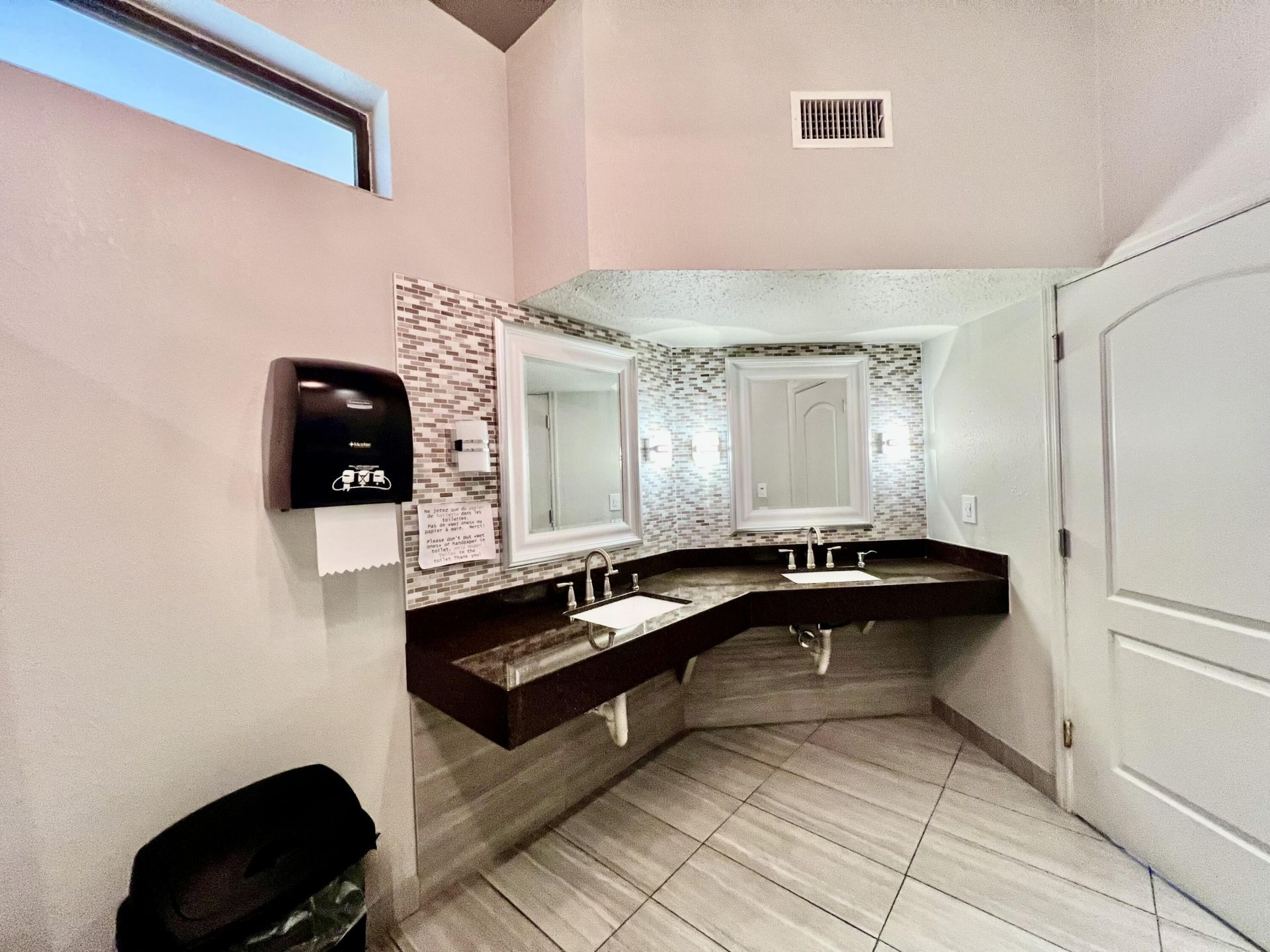5121 W Oakland Park Boulevard, Unit 311, Lauderdale Lakes, FL 33313 Photo