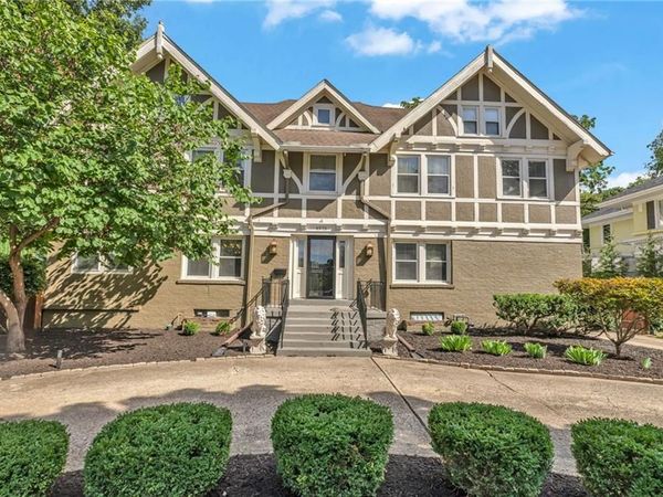 4975 Ward Parkway Boulevard, Kansas City, MO 64112