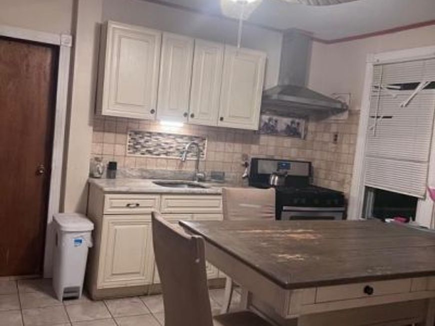 6324 Shelbourne Street, Philadelphia, PA 19111 Main Photo