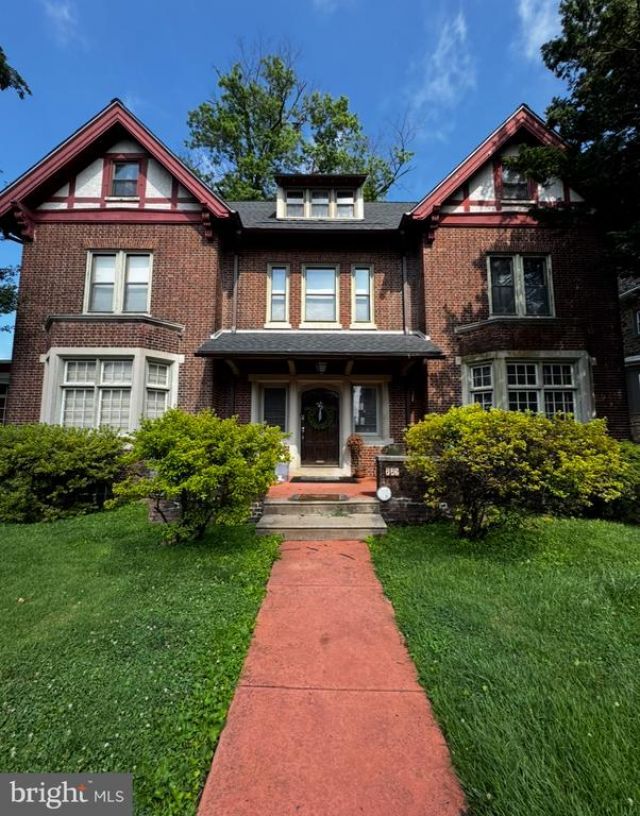 725 E VERNON ROAD, PHILADELPHIA, PA 19119