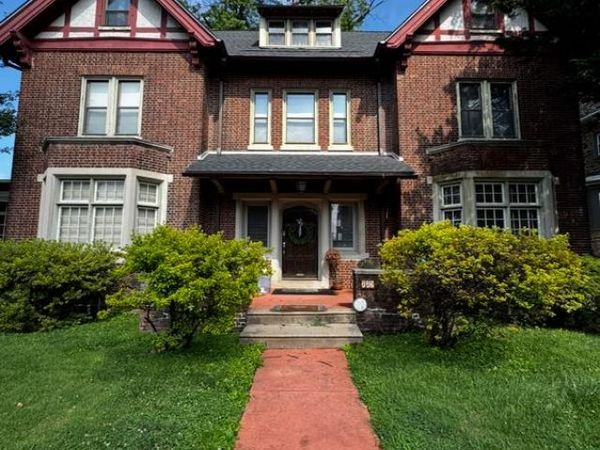 725 E VERNON ROAD, PHILADELPHIA, PA 19119