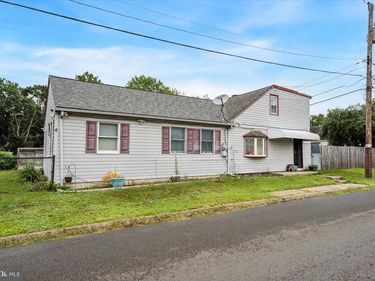 619 FIRST AVENUE, CROYDON, PA 19021