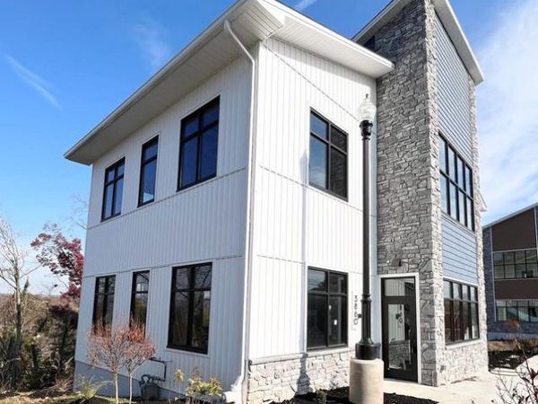 3860 MARKET ST, CAMP HILL, PA 17011