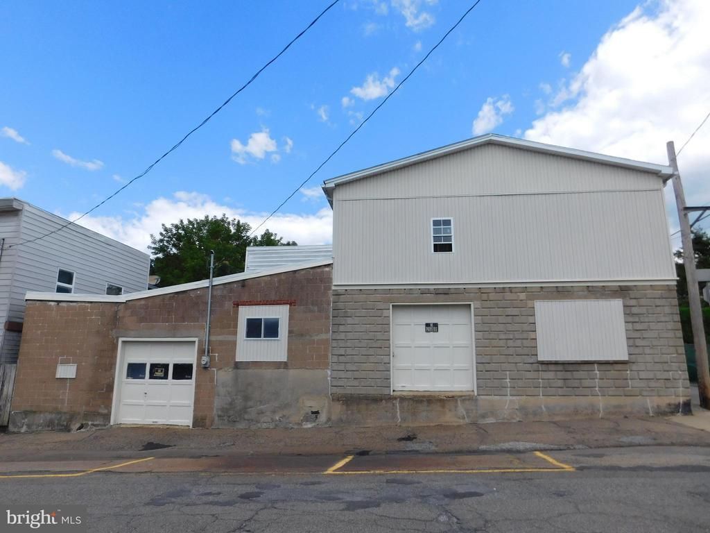 137 W South Street, Mahanoy City, PA 17948 Main Photo