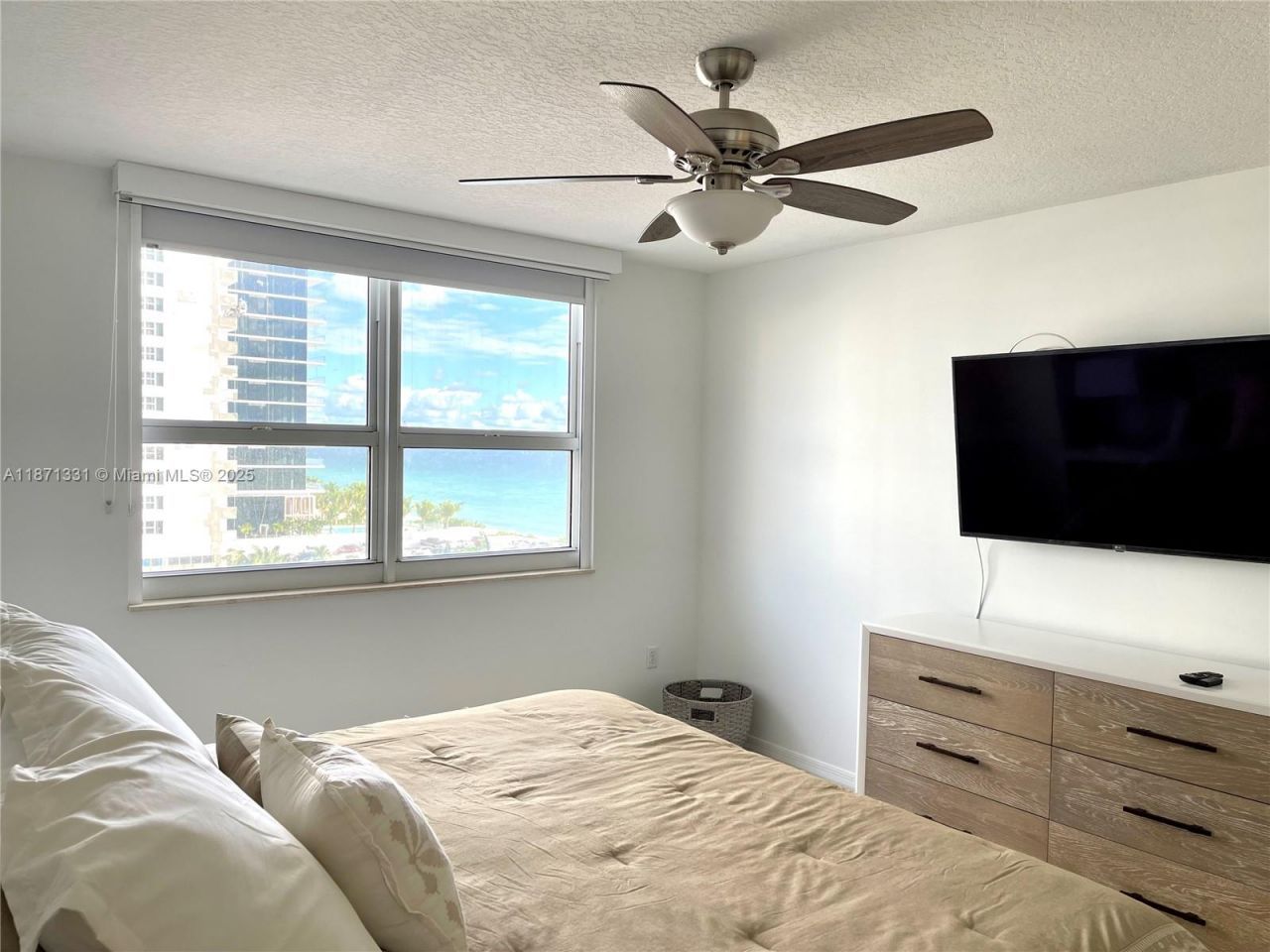 2080 S Ocean Dr, Unit 604, Hallandale Beach, FL 33009 Photo