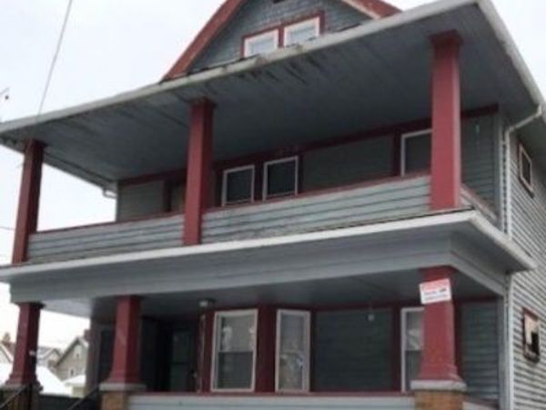 3296 W 99th Street, Cleveland, OH 44102