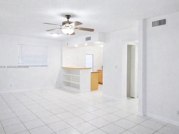 9150 NW 38th Dr, Unit 110, Coral Springs, FL 33065