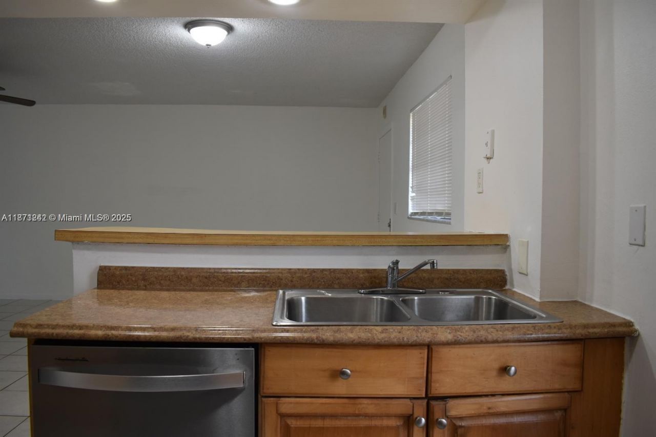 9150 NW 38th Dr, Unit 110, Coral Springs, FL 33065 Photo