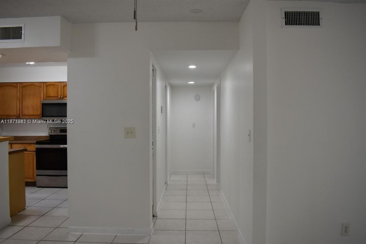 9150 NW 38th Dr, Unit 110, Coral Springs, FL 33065 Photo