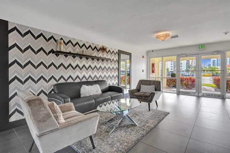 2895 NE 32nd Street, Unit 206, Fort Lauderdale, FL 33306 Photo