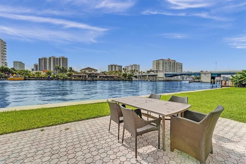 2895 NE 32nd Street, Unit 206, Fort Lauderdale, FL 33306 Photo