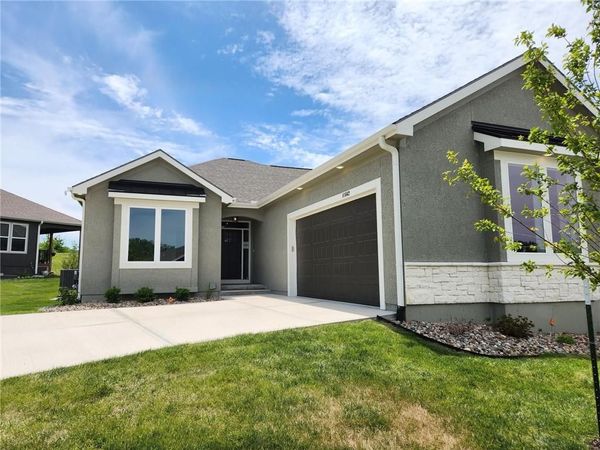 11562 S Olathe View Road, Olathe, KS 66061