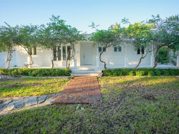 355 Redwood Ln, Key Biscayne, FL 33149