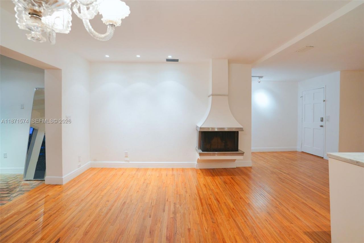 355 Redwood Ln, Key Biscayne, FL 33149 Photo