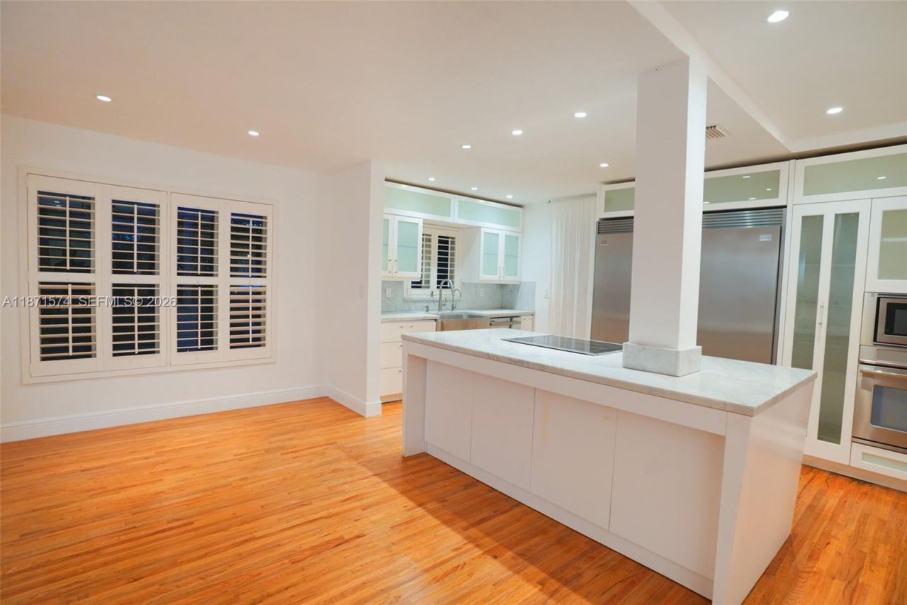 355 Redwood Ln, Key Biscayne, FL 33149 Photo