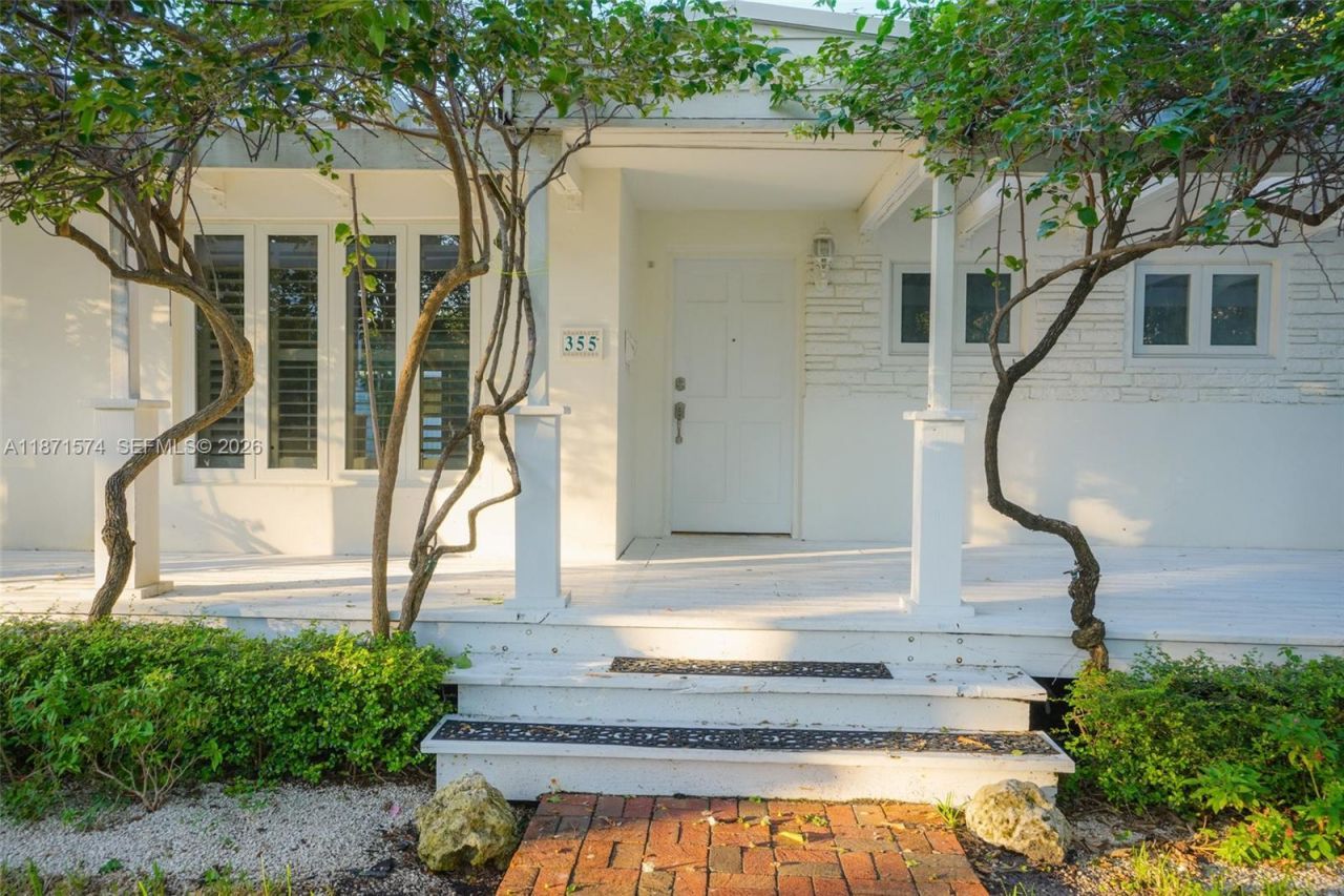 355 Redwood Ln, Key Biscayne, FL 33149 Photo