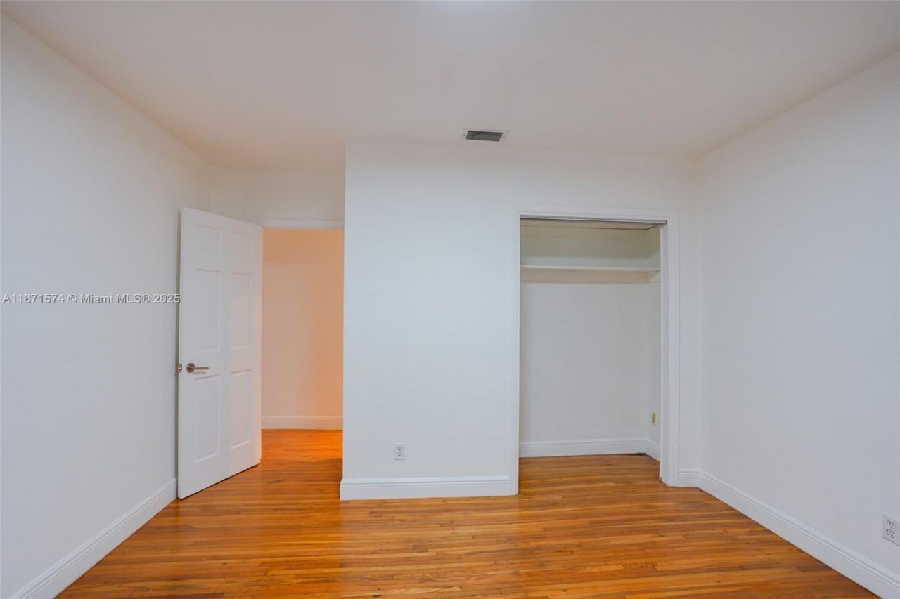 355 Redwood Ln, Key Biscayne, FL 33149 Photo