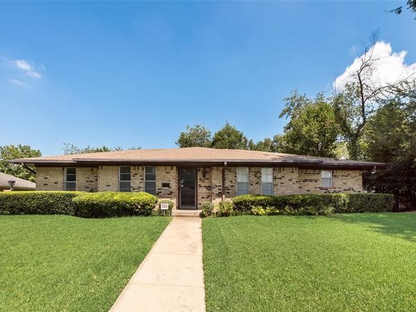 135 S Capri Drive, Duncanville, TX 75116