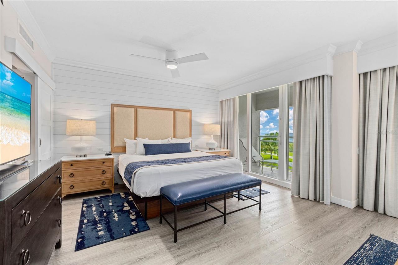 240 Sands Point Road, Unit 4102, Longboat Key, FL 34228 Photo