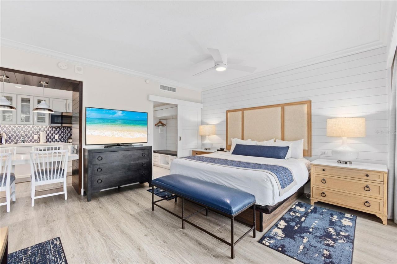 240 Sands Point Road, Unit 4102, Longboat Key, FL 34228 Photo